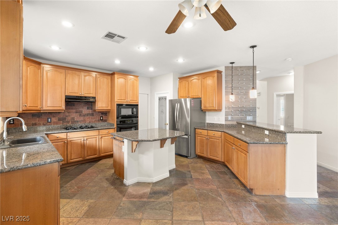 7840 Red Leaf Drive Property Photo 12