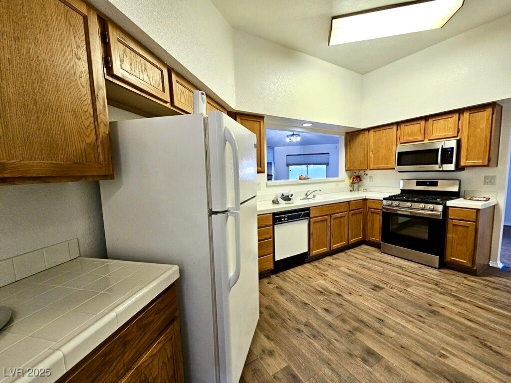 470 Como Court Property Photo 7