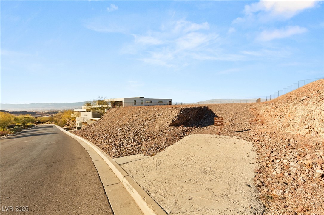 15 Cloud Chaser Boulevard Property Photo 4