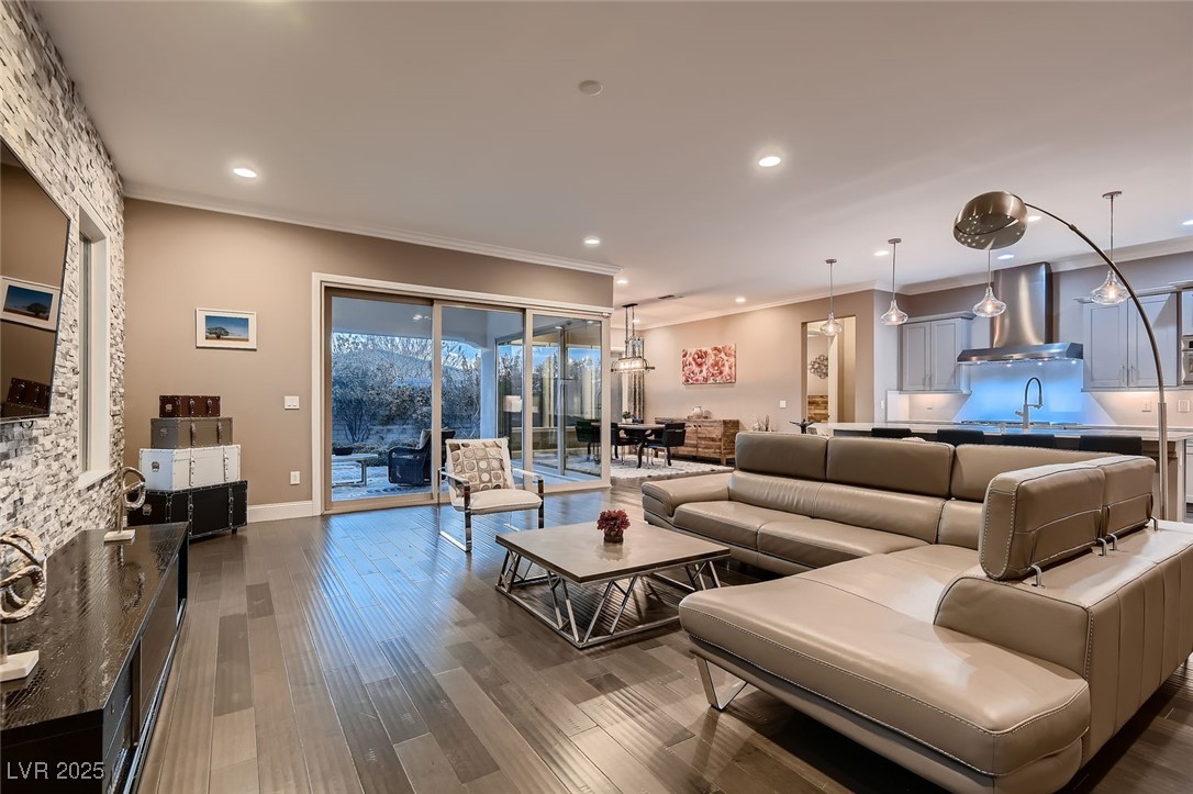 11831 Saverio Avenue Property Photo 8
