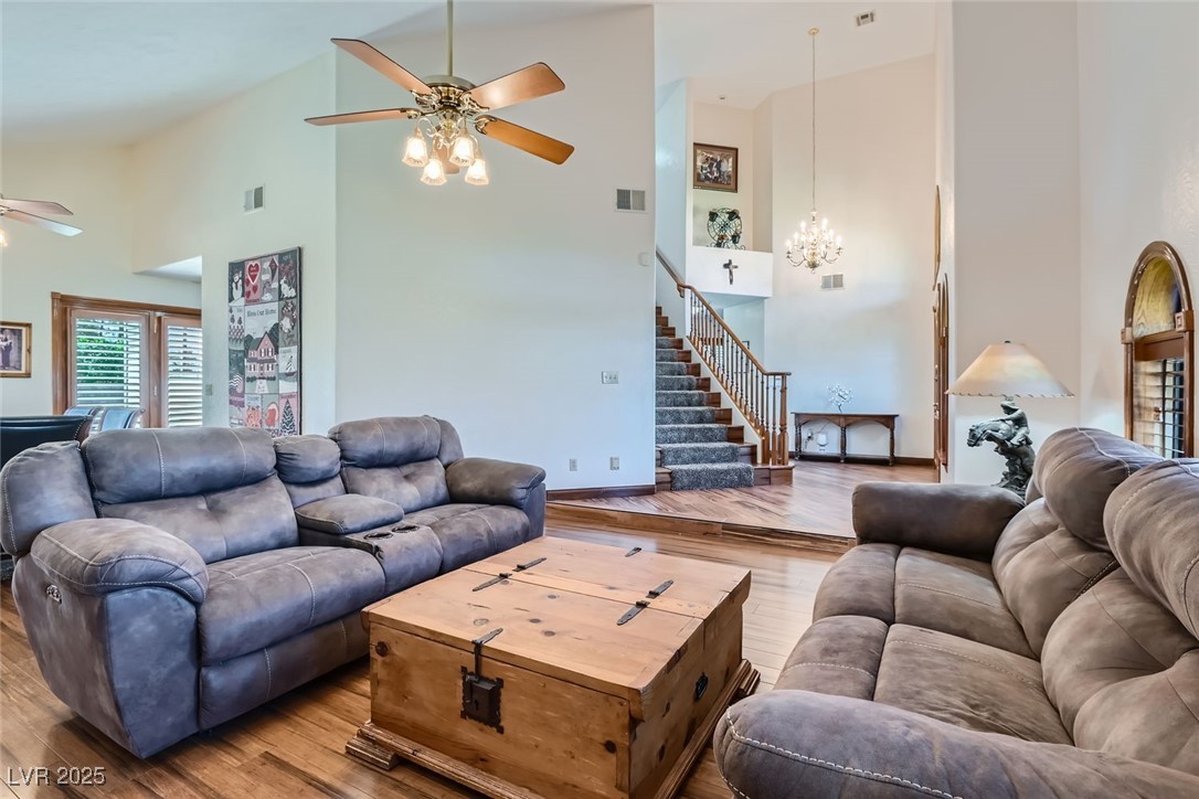 4075 East Oquendo Road Property Photo 7