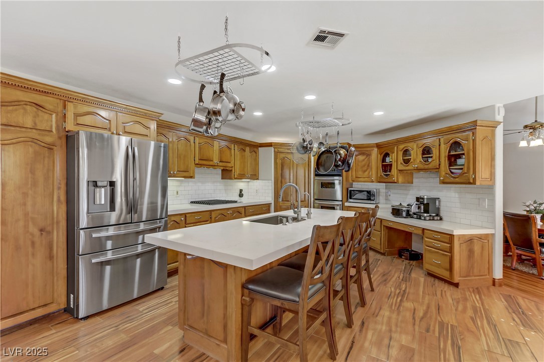4075 East Oquendo Road Property Photo 8