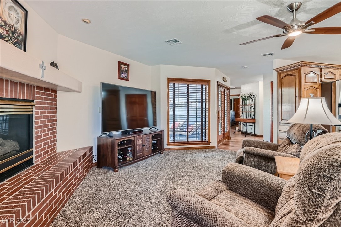 4075 East Oquendo Road Property Photo 12