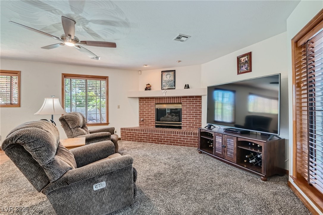 4075 East Oquendo Road Property Photo 13