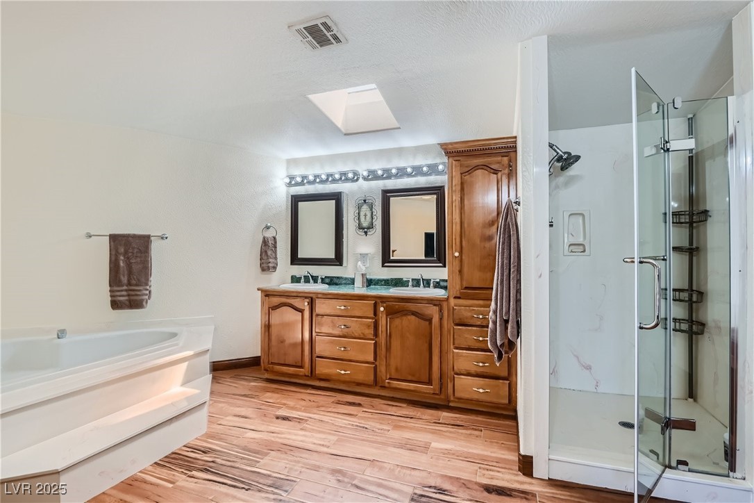 4075 East Oquendo Road Property Photo 18