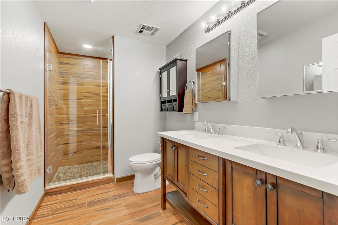 4075 East Oquendo Road Property Photo 38