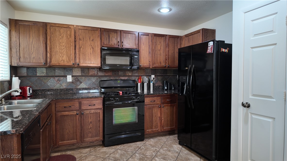 4928 Indigo Gorge Avenue Property Photo 5