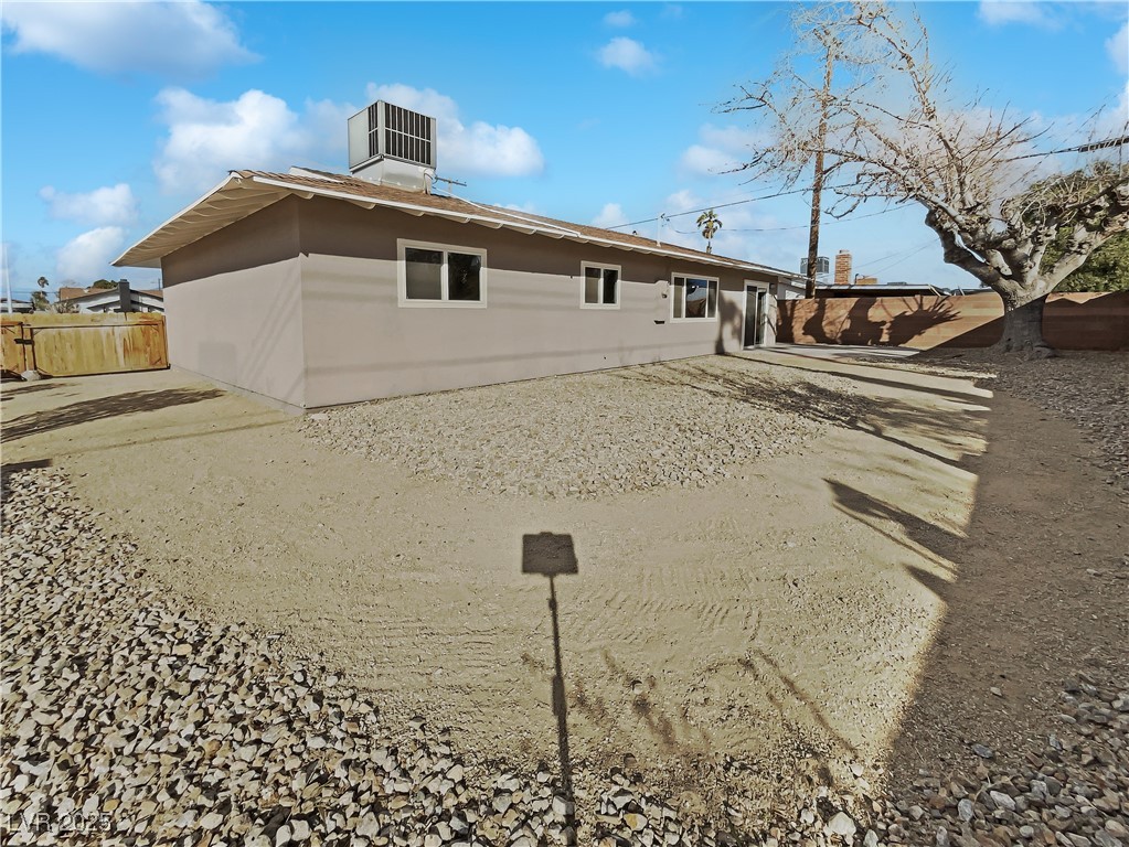 6421 Dinning Avenue Property Photo 8