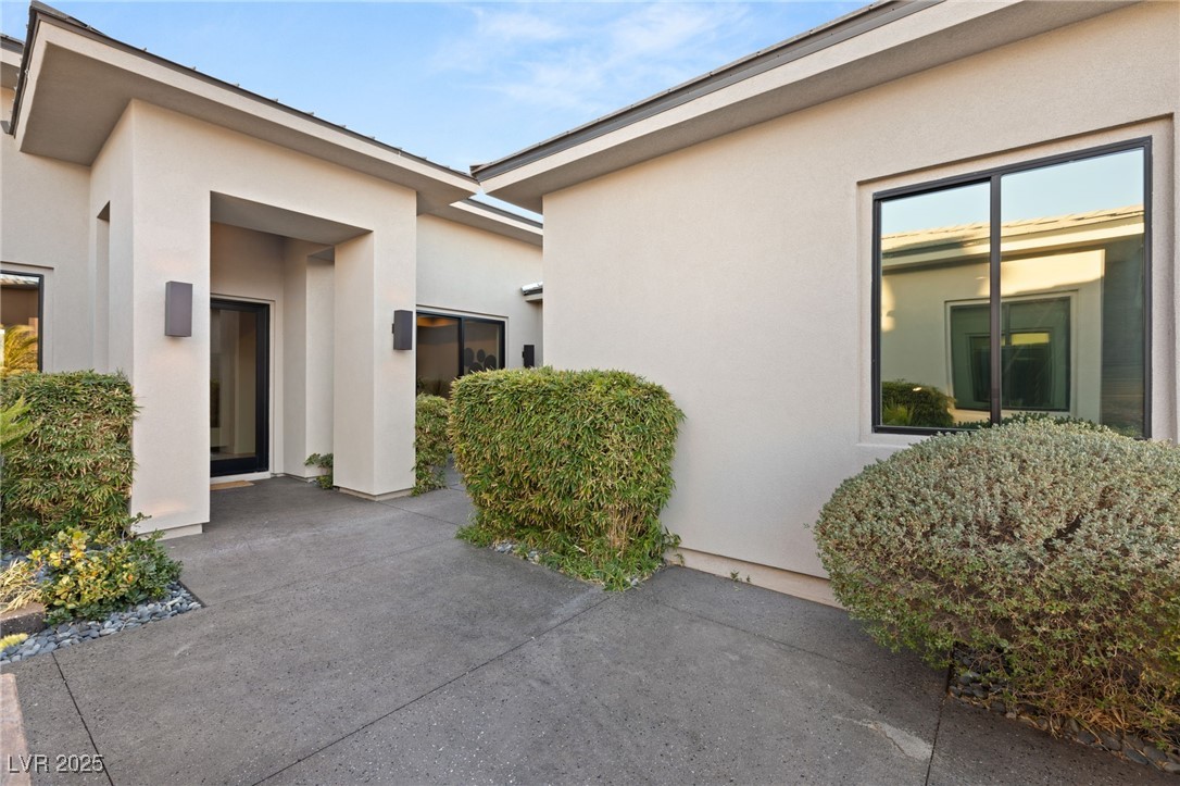 9729 Glistening Brook Court Property Photo 3