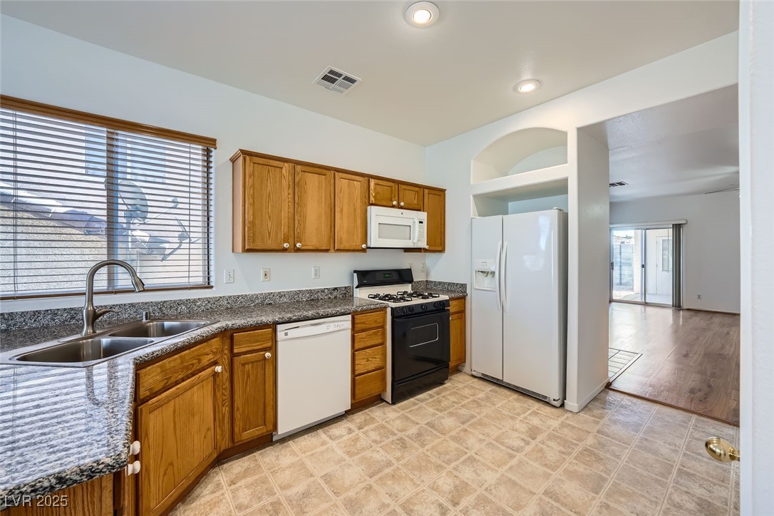 10529 Morning Drop Avenue Property Photo 11