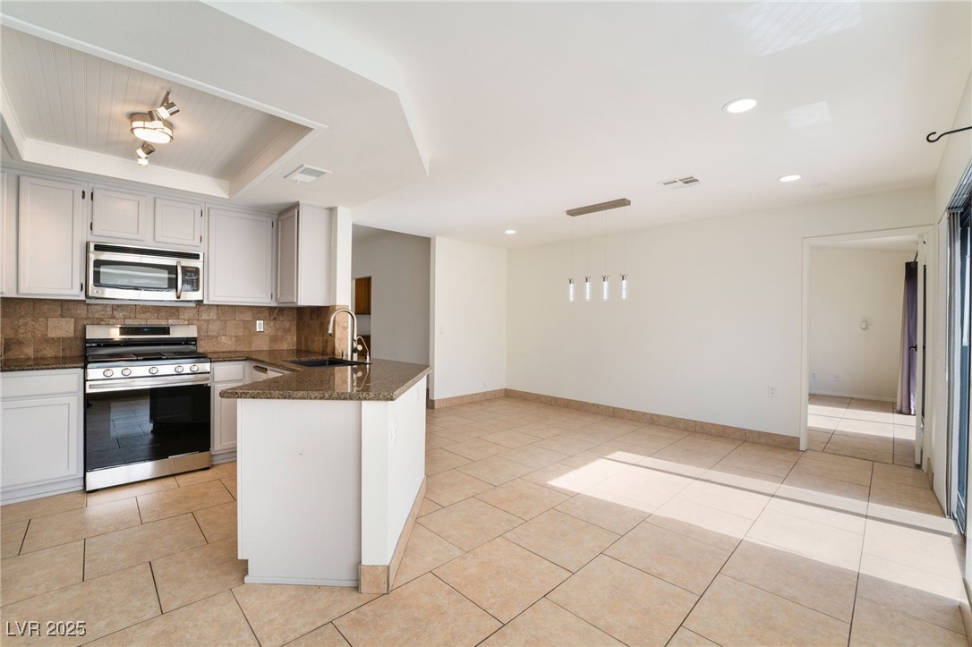 8917 Sail Bay Drive Property Photo 13