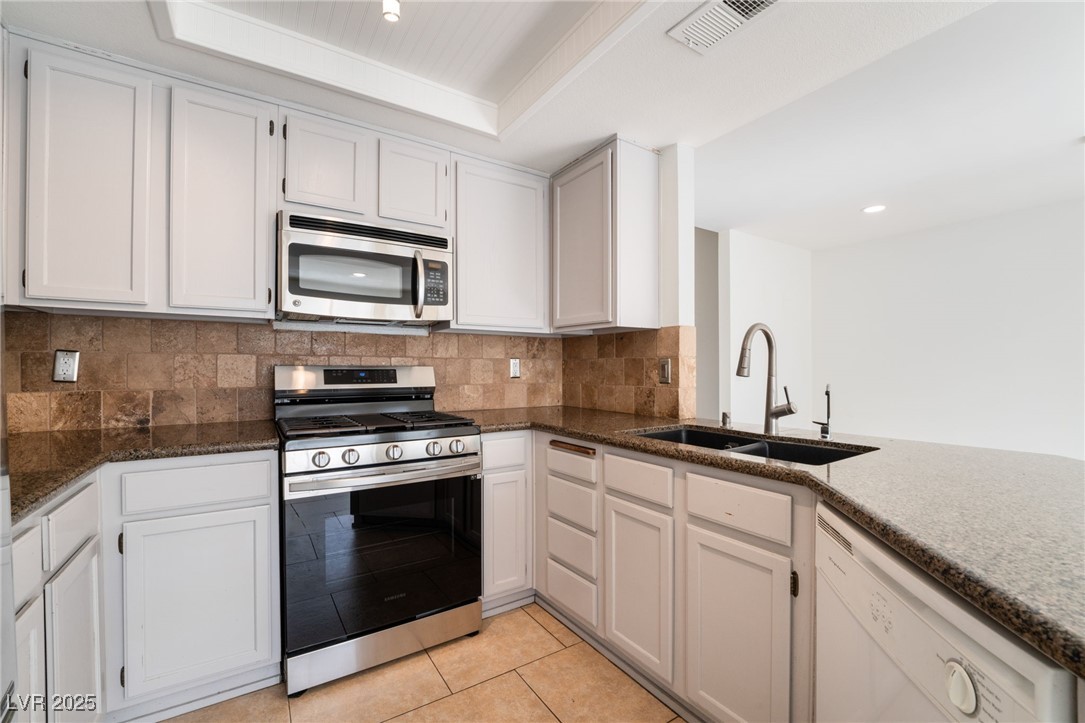 8917 Sail Bay Drive Property Photo 15