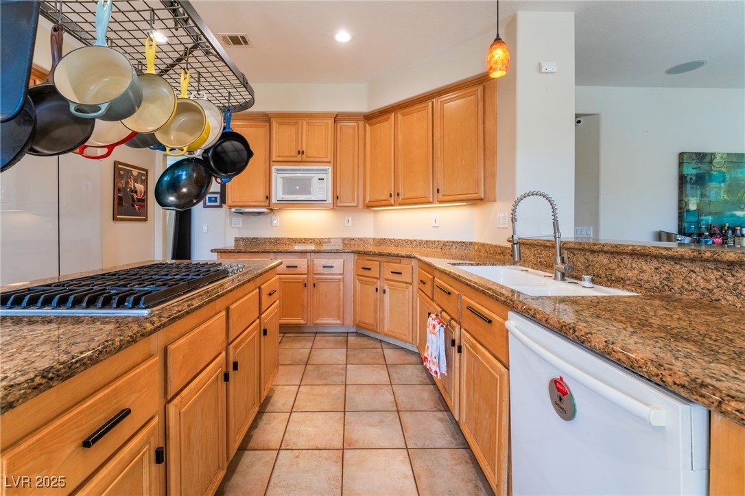 8225 Taos Paseo Avenue Property Photo 10