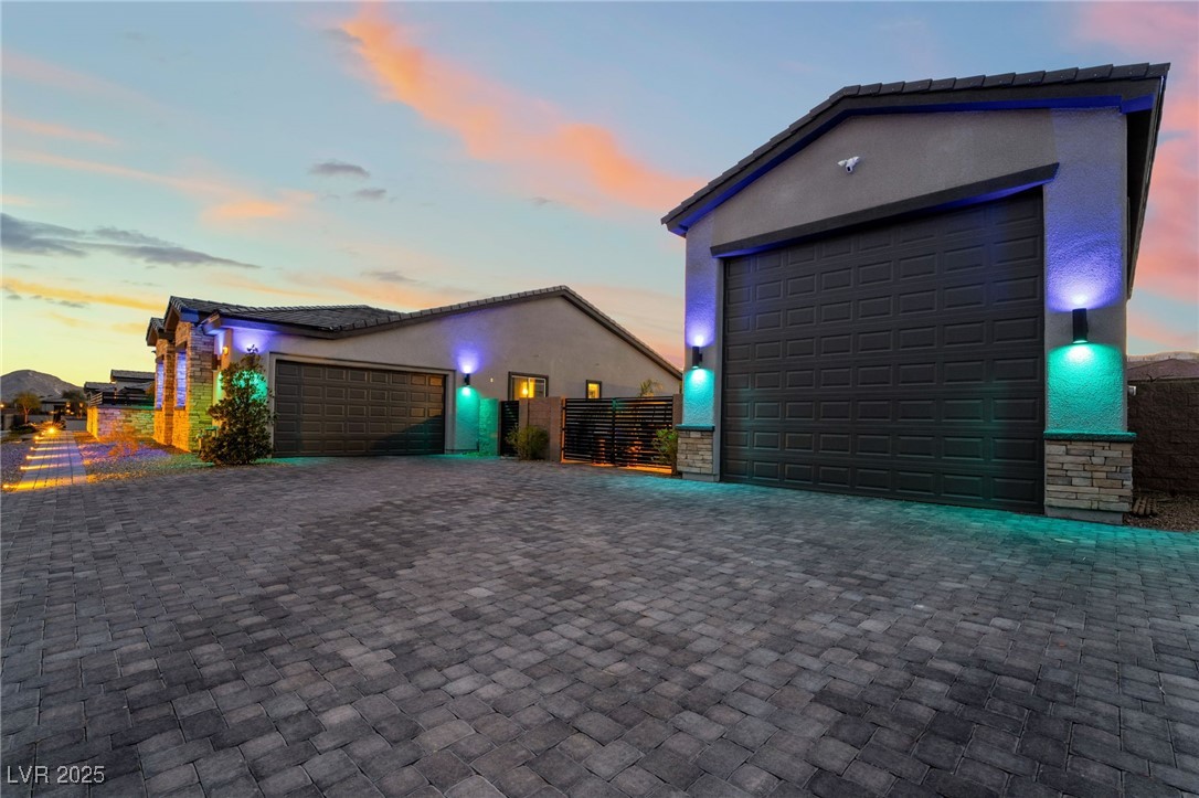 5865 Alice Landing Court Property Photo 4