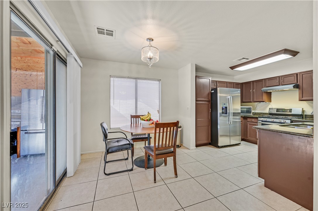 9563 Grapeland Avenue Property Photo 8