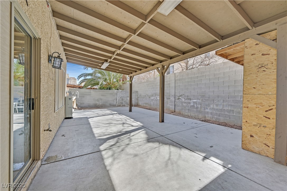 9563 Grapeland Avenue Property Photo 24