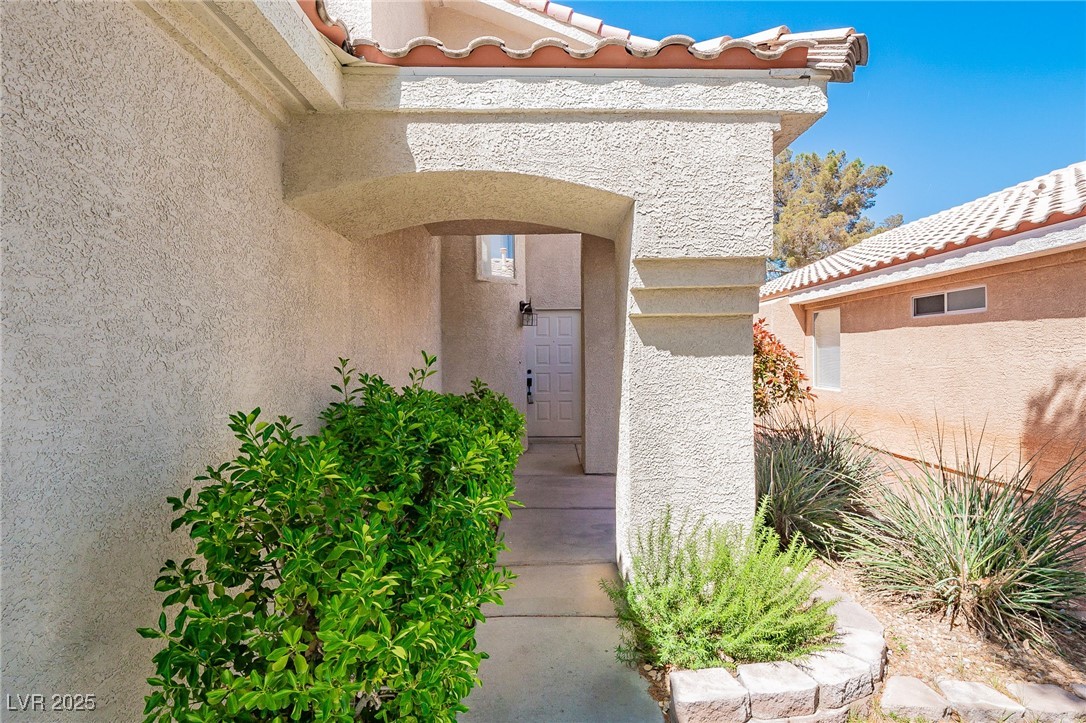 8791 Arawana Place Property Photo 2