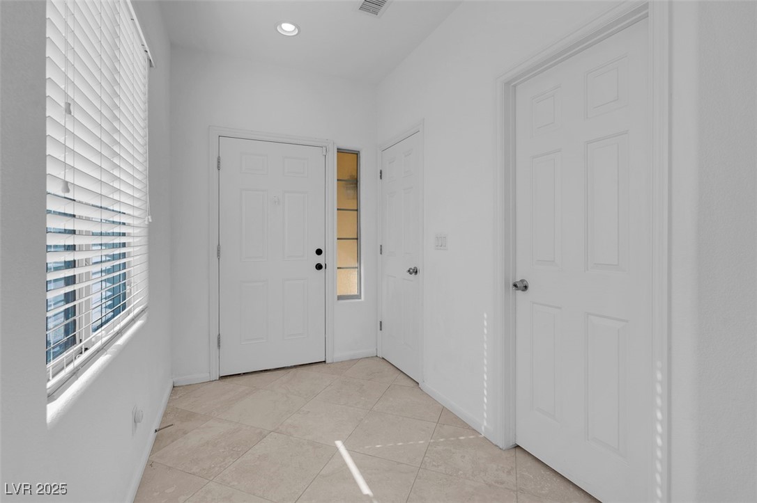 648 Sumatra Place Property Photo 4