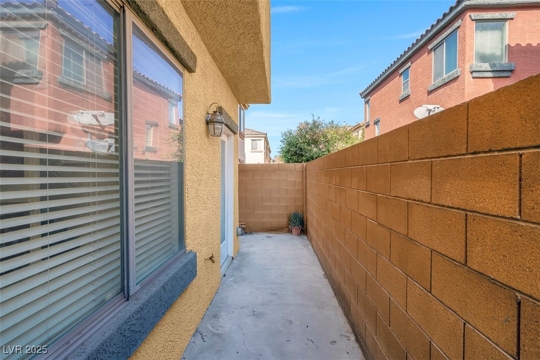648 Sumatra Place Property Photo 43