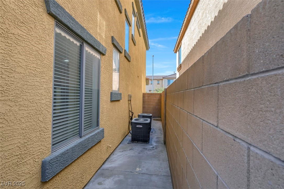 648 Sumatra Place Property Photo 47