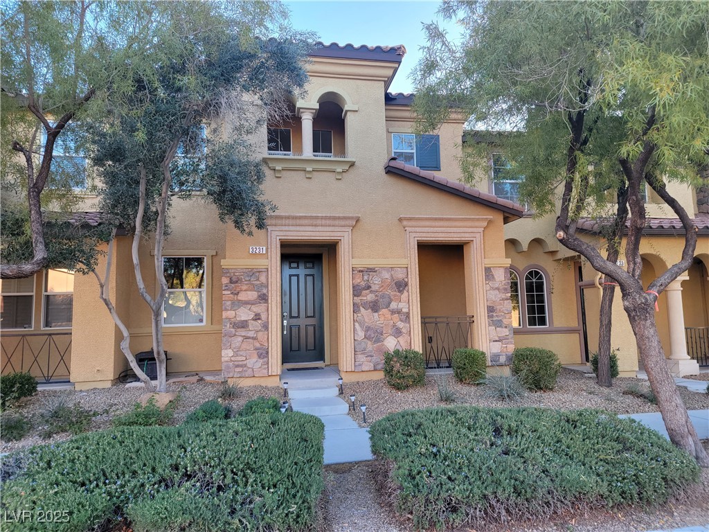 3231 Via Seranova Property Photo 2