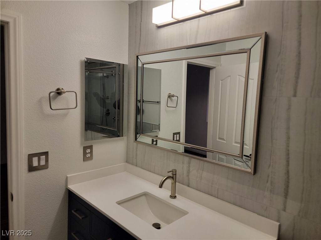 3231 Via Seranova Property Photo 34
