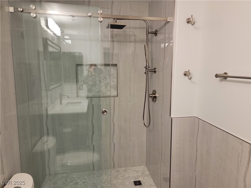 3231 Via Seranova Property Photo 36