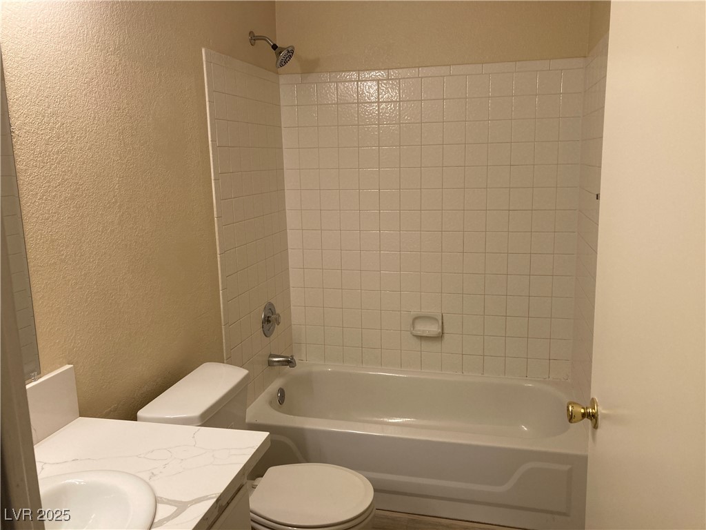6881 Tamarus Street 102 Property Photo 32