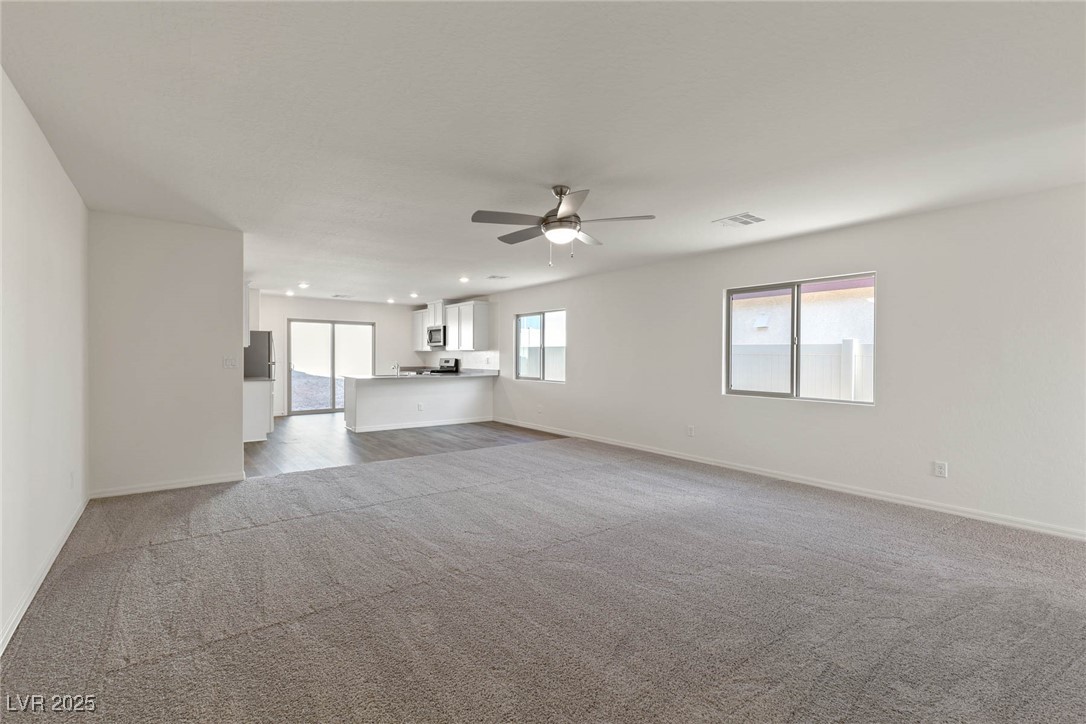 6743 Violet Cascade Avenue Property Photo 7