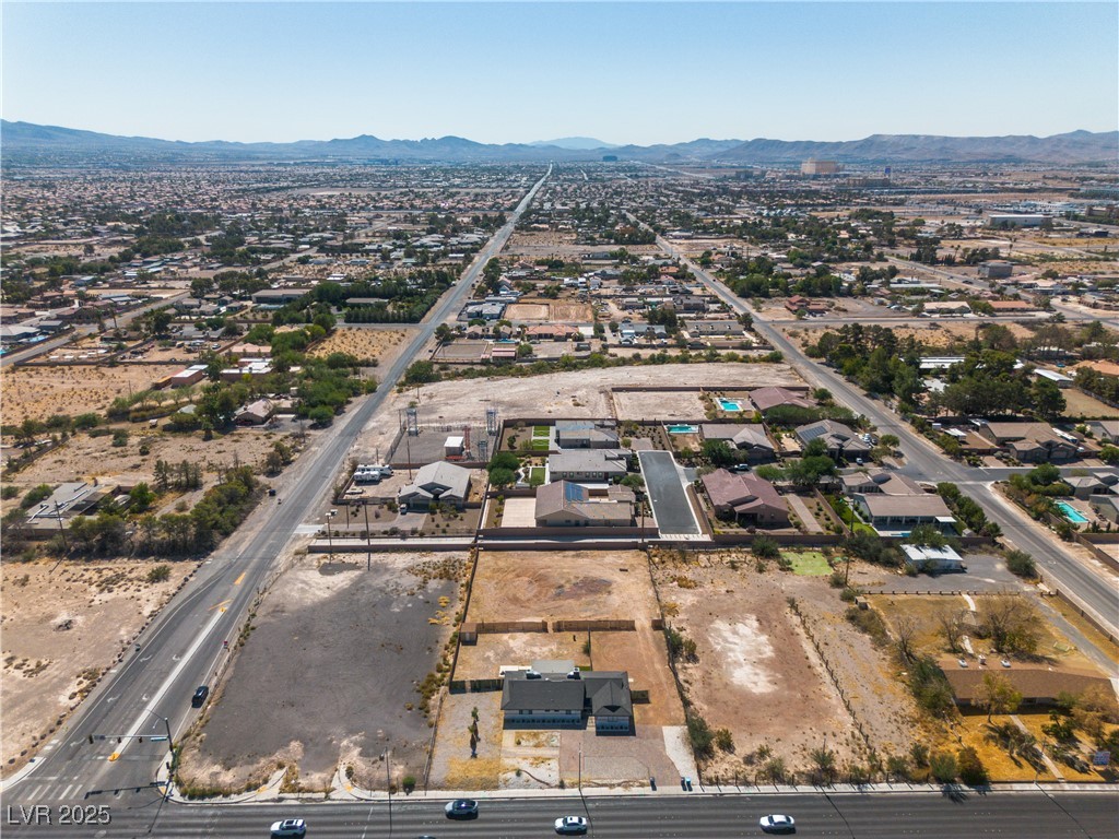 185 East Windmill Lane Property Photo 15