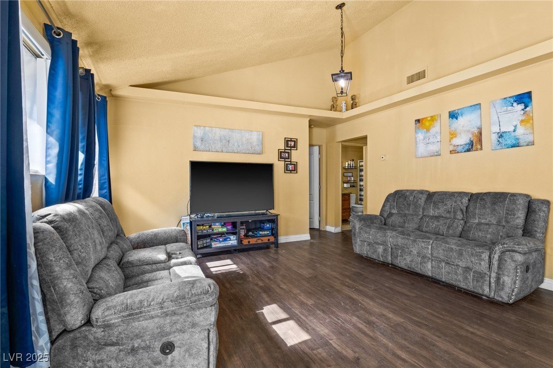 4136 Broadriver Drive Property Photo 4