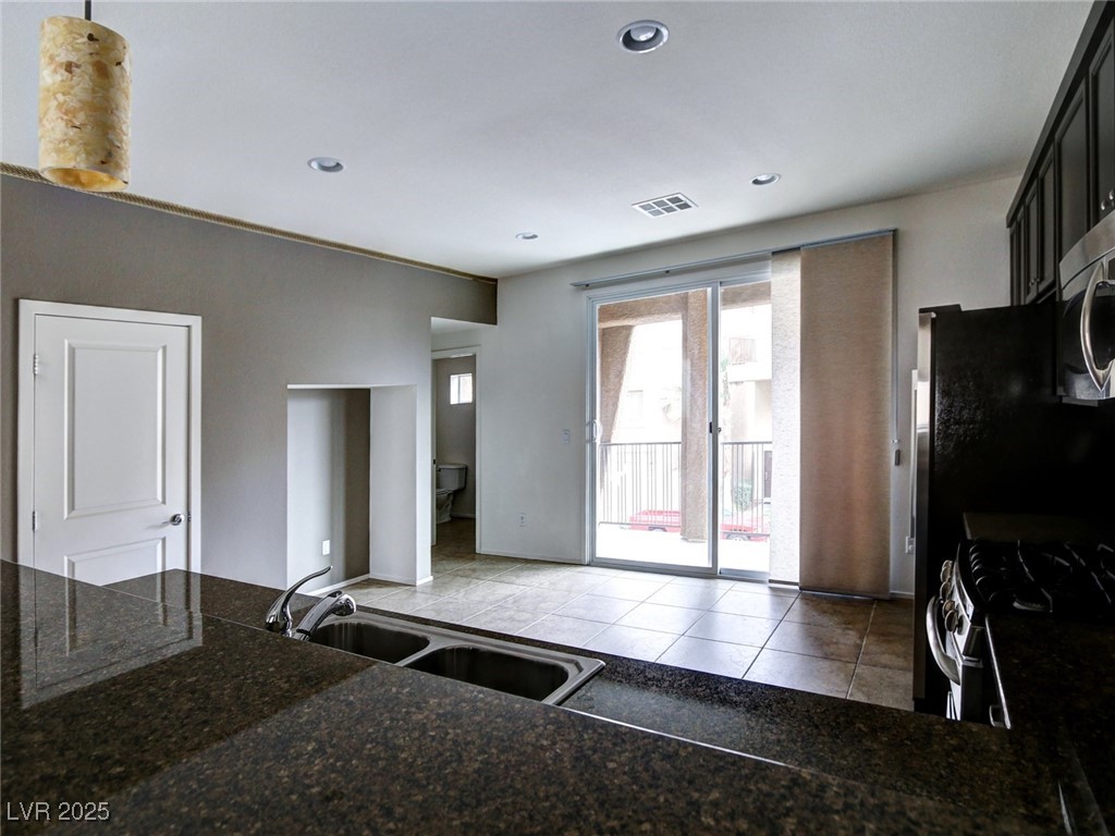 9379 Frambrook Court Property Photo 4