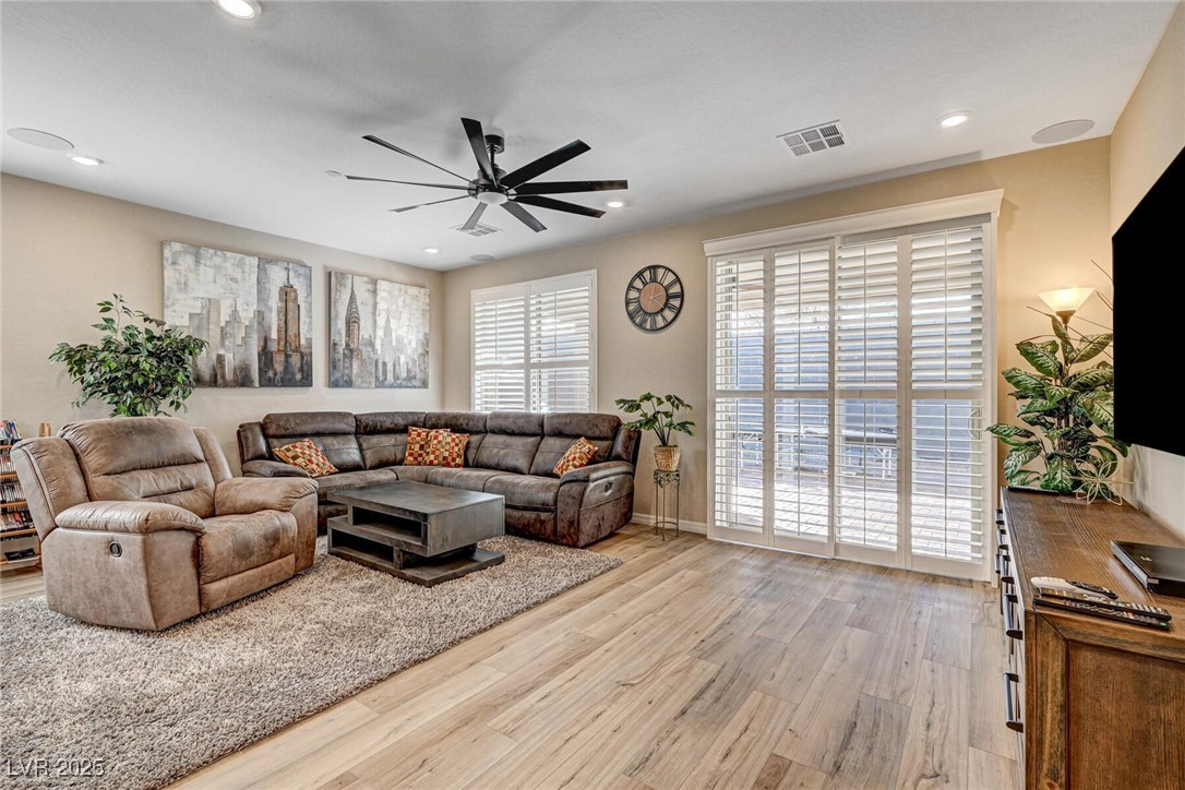 10255 Crimson Currant Street Property Photo 15