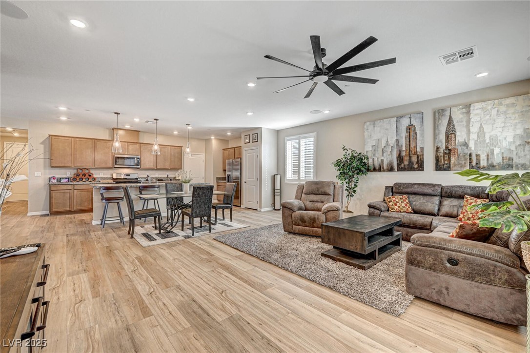 10255 Crimson Currant Street Property Photo 16
