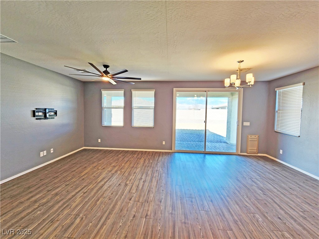 4740 Peppertree Street Property Photo 11