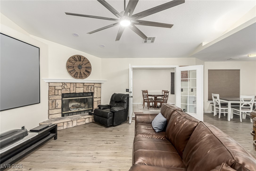 3051 South Rainbow Avenue Property Photo 15