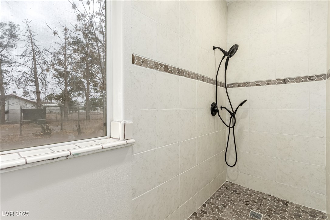3051 South Rainbow Avenue Property Photo 57