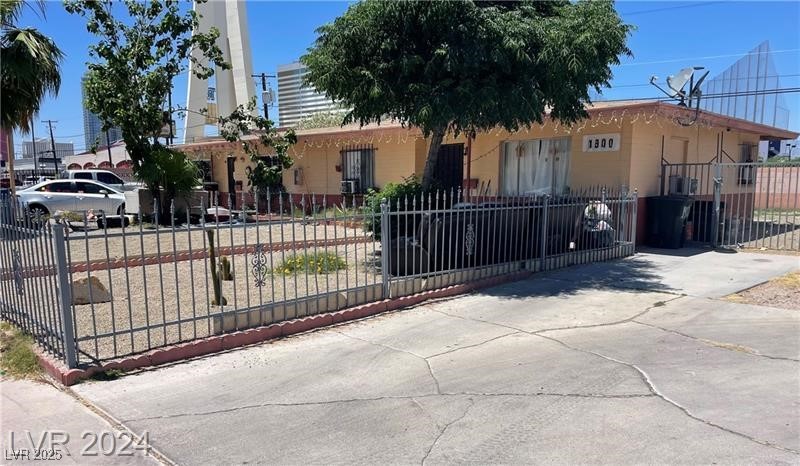 1902 Weldon Place Property Photo 3