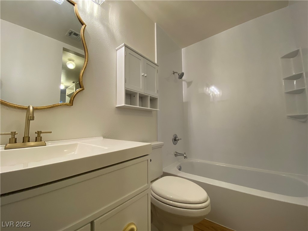 746 Nectarine Court Property Photo 14