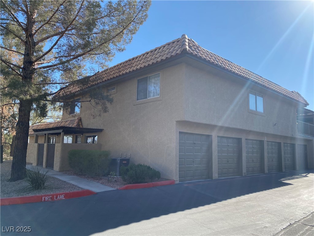 746 Nectarine Court Property Photo 18