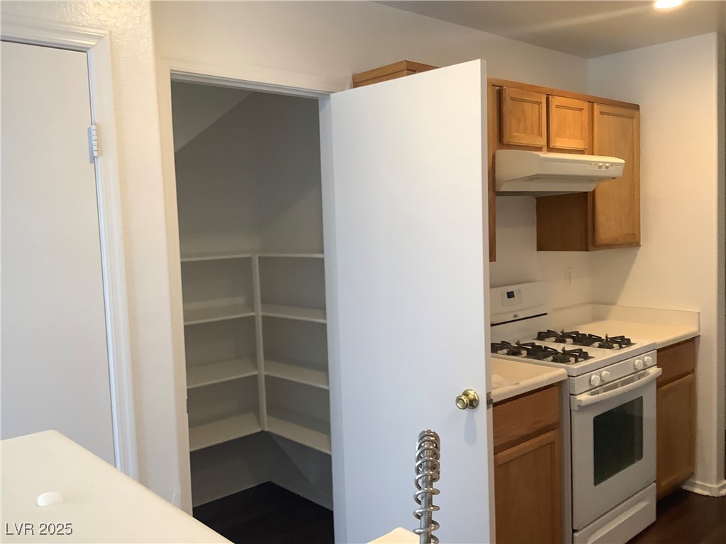 2736 Stargate Street Property Photo 4