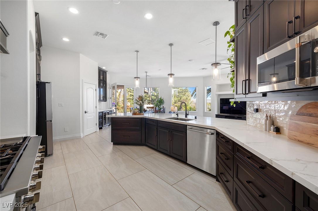 8290 Gagnier Boulevard Property Photo 10