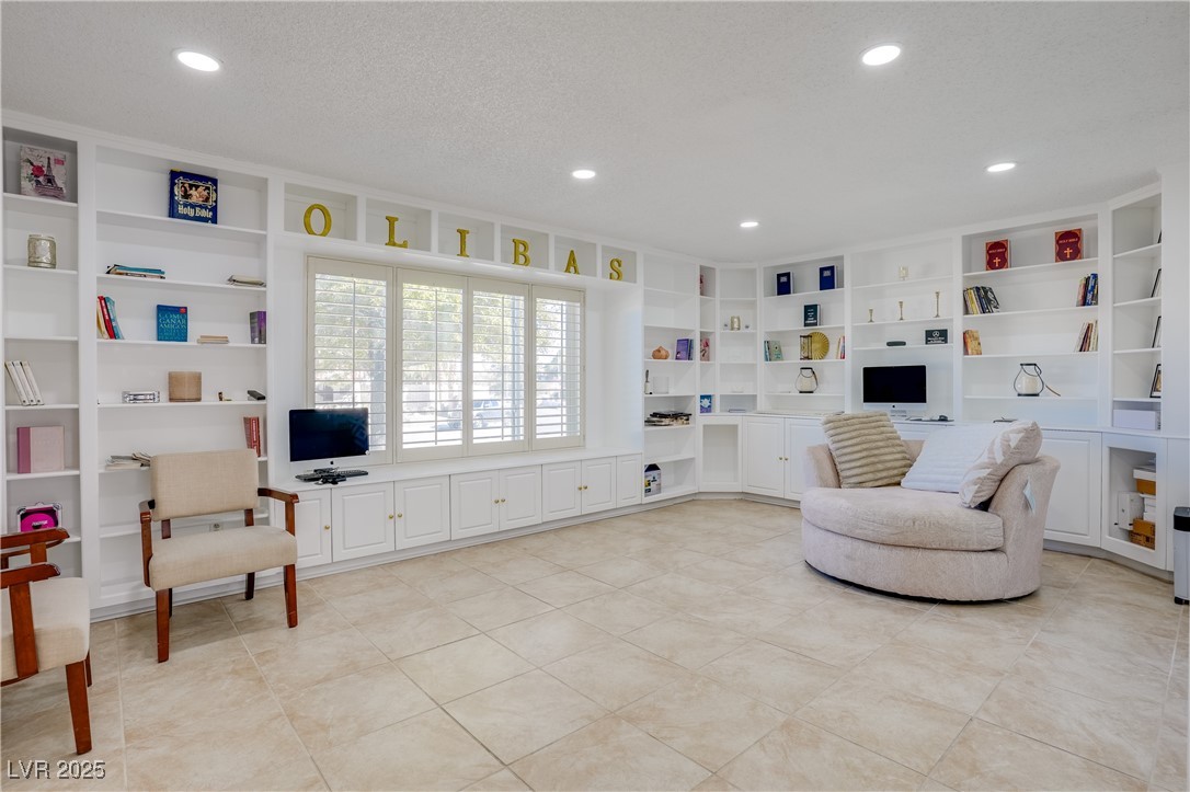 3431 Iberia Street Property Photo 7