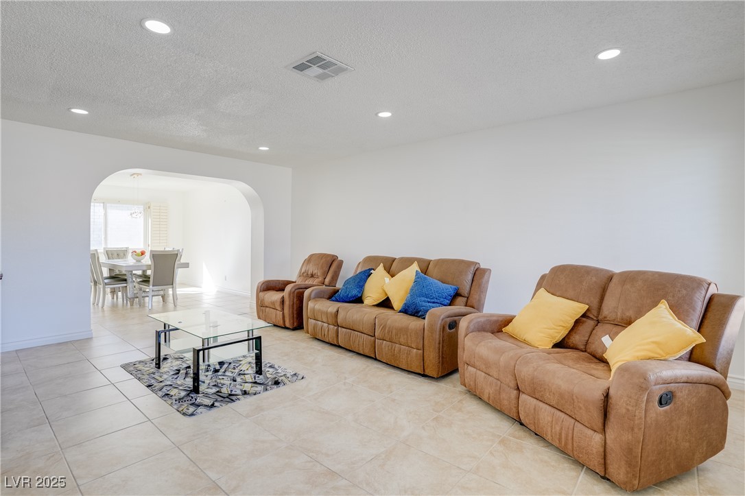 3431 Iberia Street Property Photo 24