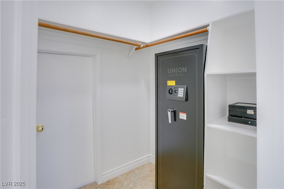 3431 Iberia Street Property Photo 31