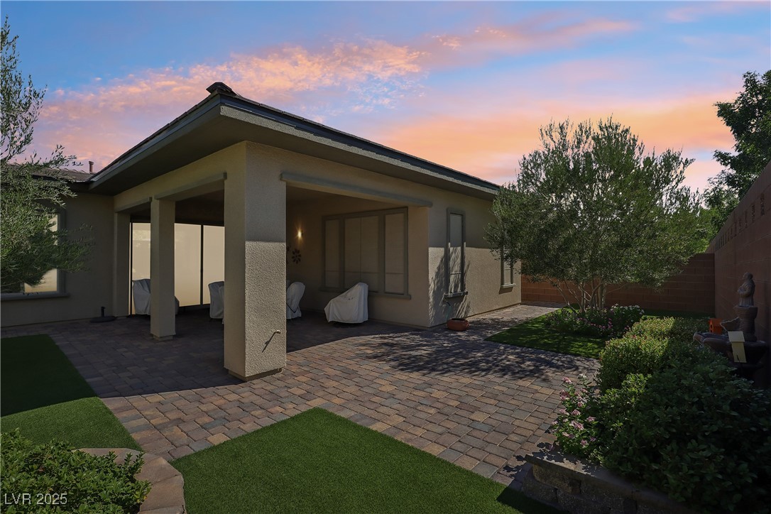 10057 Regency Canyon Way Property Photo 5