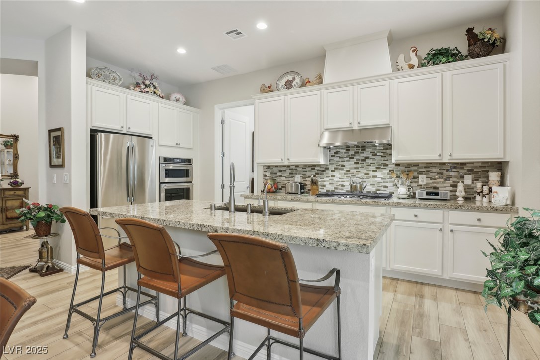 10057 Regency Canyon Way Property Photo 16
