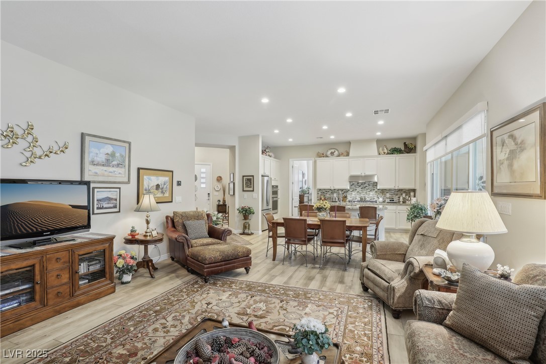 10057 Regency Canyon Way Property Photo 20