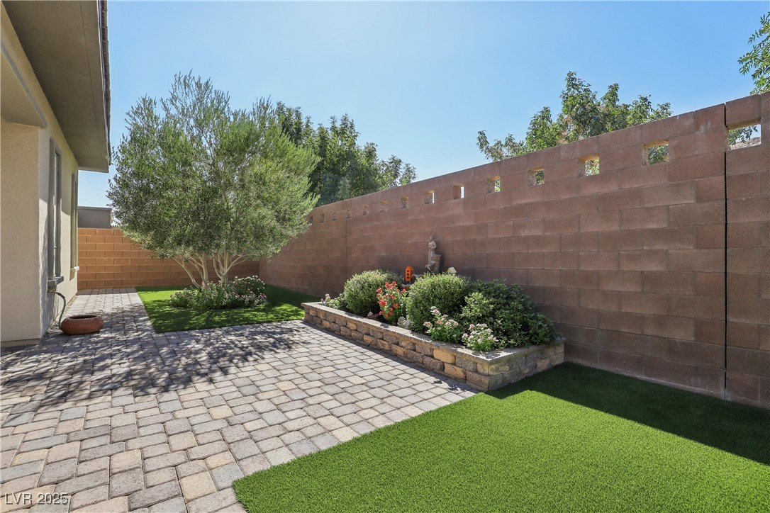 10057 Regency Canyon Way Property Photo 40