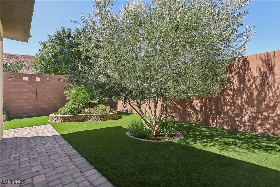 10057 Regency Canyon Way Property Photo 41